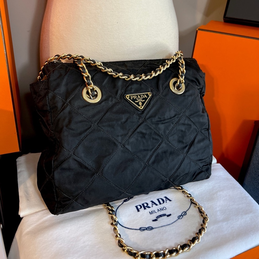 Prada⭐️⭐️Black Quilted Shoulder Bag with Gold Chain. No damages. - Picture 6 of 14